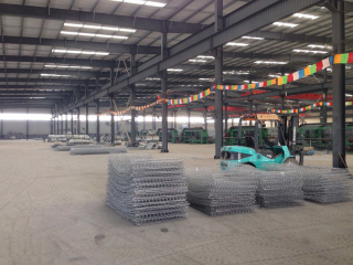 安平縣中石絲網(wǎng)制造有限公司車(chē)間